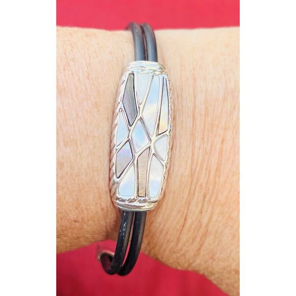 Lia Sophia Mother of Pearl Abalone Shell Bracelet Black Cord 7.25” Mosaic Inlay - Picture 5 of 6